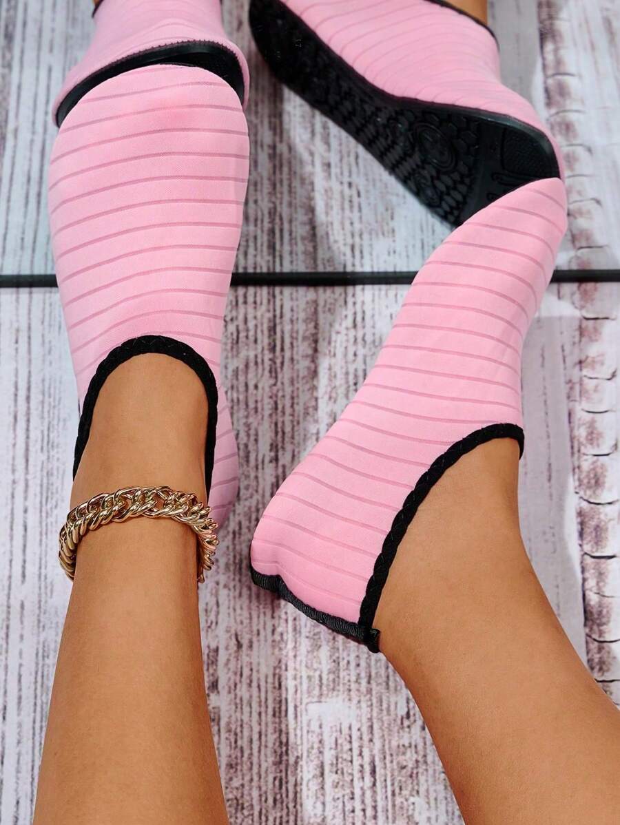 2025夏季新款女士涉水鞋，加厚软底防滑沙滩水鞋，纯色潜水鞋，女士拖鞋