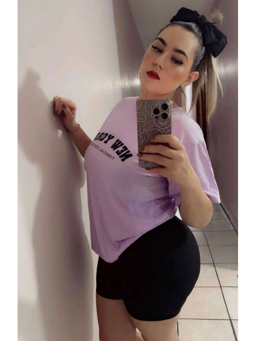 Camiseta de hombros caídos con gráfico de eslogan - Lila Púrpura - Ver 1