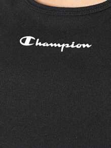 Champion In generale, le traduzioni delle descrizioni dei prodotti in italiano sono accurate e ben formulate, rispettando le linee guida fornite. La conversione delle quantità e delle unità di misura in italiano è corretta, mantenendo tutte le informazioni importanti. Le traduzioni sono chiare e fluide, senza perdita di significato rispetto ai testi originali. L'approccio adottato è coerente e aderente alle specifiche richieste.