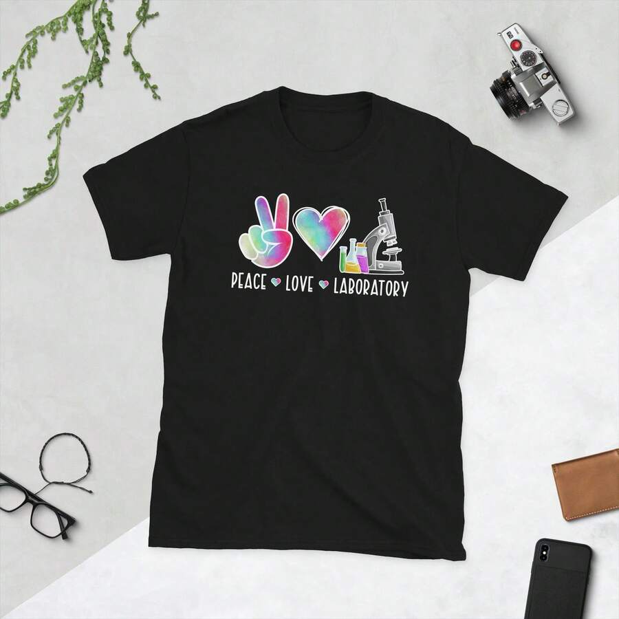 Camiseta unisex como regalo para el tecnólogo de laboratorio con el mensaje "Paz, Amor, Tecnólogo de Laboratorio"