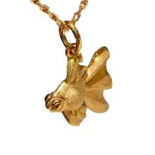 1 件财富锦鲤项链，极具吸引力，轻奢，百搭，拉丝锁骨链