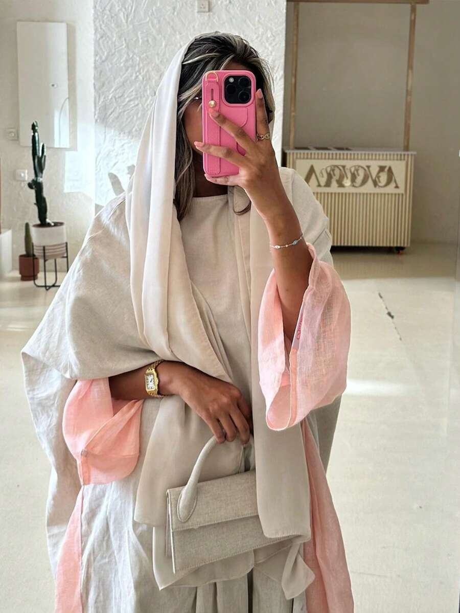 1 件女式拼色长款 Abaya，时尚休闲拼接长袍外套，高端缎面材质，柔和光泽，适合日常穿着