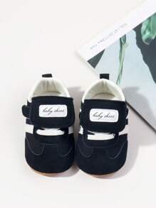 أحذية رياضية زرقاء داكنة جديدة من Yibubu، أحذية رياضية للأطفال الرضع من الجنسين، تصميم شريطي بسحاب وسوله مطاطية ناعمة مانعة للانزلاق، أحذية مسطحة للمواليد الجدد