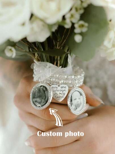 1 pieza Charm de foto múltiple para ramo de novia, Charm de recuerdo para ramo de novia, Regalo para despedida de soltera, Charm de broche personalizado para ramo de novia, Regalo personalizado para la novia - Charm de ramo de boda con fotos personalizadas - Charm de ramo de novia con fotos - Charm de recuerdo de boda para ramo - Regalo de boda, Regalo de cumpleaños, Regalo de aniversario, Regalo del Día de San Valentín, Regalo del Día del Padre, Regalo del Día de la Madre, Regalo para él/ella, Duradero, Colorido, Lindo, Adorable, Divertido, Kawaii, Y2K, Con estilo, Unisex, Casual, Personalizado, Único, Personalizado, Regalos ideales para él, Regalos ideales para ella, Ella, Novio, Novia, Familia, Amigos, Niños, Para aniversarios, Para el Día de San Valentín, Para el Día de la Madre, Para cumpleaños, Para el Día del Niño, Para el Día del Padre, Para la graduación, Para bodas, Para el calentamiento del hogar