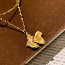 1 件财富锦鲤项链，极具吸引力，轻奢，百搭，拉丝锁骨链