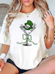 Oversized Style For Women, St. Patrick's Day Tee, Lucky Leprechaun Martini Shirt, St. Patty's Day Shirt For Women, Cute Green Shamrock Martini T-Shirt, Loose Type Shirt For Women, Perfect For Holiday Parties Or Gift Giving, Soft And Comfortable - 白色 - 查看 1