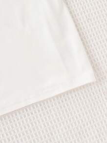 男童夏季三件套：背心、字母印花T恤和工装裤