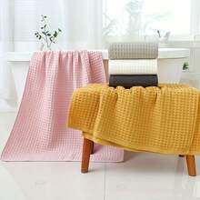 1pc Extra Large Waffle Texture Bath Towel, Absorbent Quick Drying Soft Towel For Women, Cute And Comfortable Home Towel, Bathroom Accessories Fall Decor,Holiday Home Bathroom Decor Back To School For Beauty Salon Home Bathroom Shower Towels For Beauty Salon, Hotel Sports,Home Essentials, Towel, Skin Care Bath Towel Sheet