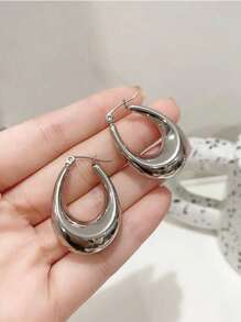 一对简约时尚水滴形耳环