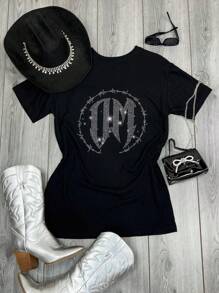 Playera Premium con Pedrería para Dama | Oversize   Si buscas una prenda que combine comodidad, elegancia y un toque de brillo, ¡esta es la opción perfecta para ti! Con detalles en pedrería que realzan tu look, estas playeras oversize se adaptan a tu estilo único. - Negro - Ver 3