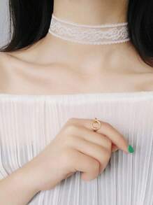 1pc Gothic Style Fabric Lace Choker Necklace For Women, Black & White Hollow Lace Necklace, Versatile For Party And Everyday Wear