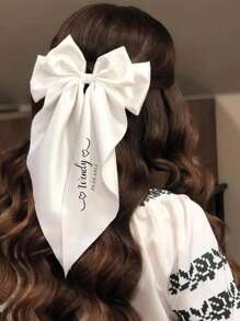 Gepersonaliseerde haarspeld met strik en naam, gepersonaliseerde satijnen haarspeld met lange staart, haarelastiekjes met lange staart, stijlvolle haarstylingaccessoires voor dames, vintage grote satijnen hoofdtooi in Franse stijl uit de jaren 90, gepersonaliseerde haarstrikken met veerclip, ideale cadeaus voor haar vriendin, duurzaam, gegraveerd, roestvrij, kleurrijk, schattig, schattig, grappig, kawaii, Y2K, stijlvol, unisex, casual, op maat gemaakt, gepersonaliseerd, uniek, aangepast, ideale cadeaus voor hem, ideale cadeaus voor haar, haar, vriend, vriendin, familie, vrienden