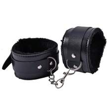 SM Product :Red - Black 4 - Piece Erotic Set: Long Paddle, Feather, Handcuffs, Blindfold. It Meets The Needs Of The SM Community, Couples And Lovers, And Is Easy To Use.