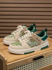 男士清新浅绿色 PU 面料拼接透气休闲运动鞋，户外防滑百搭街头滑板鞋，春夏秋季