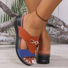 夏季新款拼色露趾凉鞋，金属扣装饰，厚坡跟，镂空透气鞋面，时尚休闲度假百搭女士凉鞋