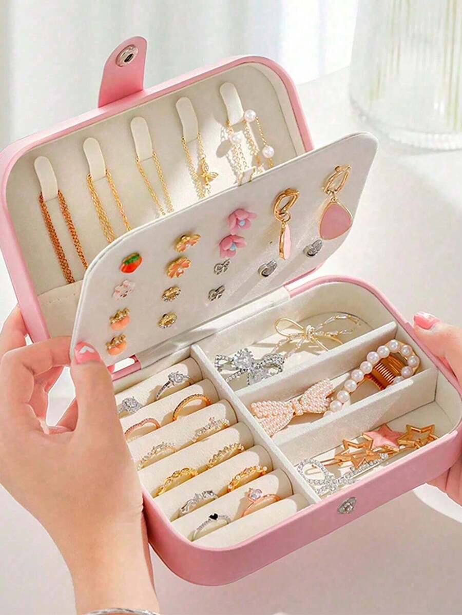 1 pièce Boîte de rangement pour bijoux rectangulaire en PU, boîte d'organisateur de bijoux portable, plateau de maquillage de vanité, boîte d'affichage de bijoux de voyage pliable à plusieurs compartiments, boîte-cadeau pour bijoux, style minimaliste à rabat, grande capacité, convient pour les bagues, colliers, boucles d'oreilles, montres, rouges à lèvres, etc., accessoires de chambre, fournitures de voyage en plein air, avec fermeture à bouton de sécurité, style international élégant, convient pour les voyages et l'utilisation domestique, cadeau idéal pour les filles