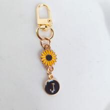Personalized Initials With Cute Daisy Flowers Keychain Enamel Letter Pendant Charm Keychain Suitable For Wallets, Backpack Charms, Headphone Cases, Etc.