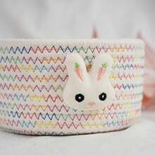 Adorable cesta de almacenamiento tejida con cuerda con forma de conejo (Diámetro superior 17 cm, altura), para almacenar juguetes de niños y artículos del hogar, adecuada para la sala de estar y el dormitorio