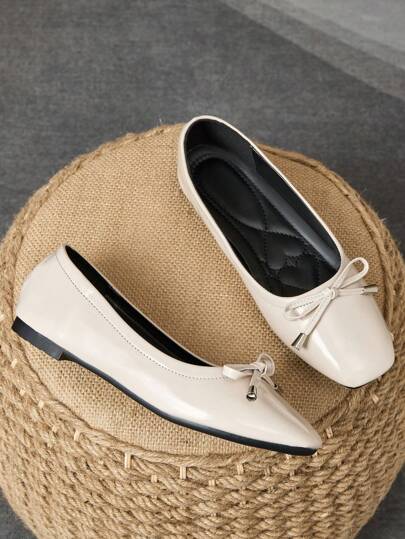 MonaNise 女士时尚休闲平底鞋，带扣闭合，有卡其色、黑白、红色、黄色、薄荷绿、粉色、酒红色可选，适合户外、旅行、办公室、派对和日常穿着