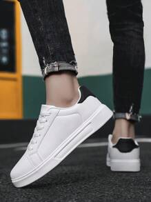 春季新款大码男士休闲硫化鞋，百搭白色运动鞋，皮革鞋面，防水防滑，时尚年轻学生款