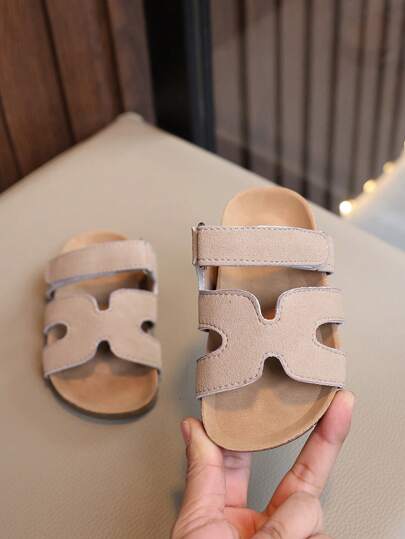 1 par spädbarn med mjuk botten och halkskydd