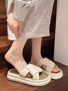 2025 夏季新款女士休闲平底拖鞋，厚底复古凉鞋，防滑沙滩鞋，时尚人字拖，百搭女士凉鞋