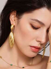 1 对条纹长贝壳吊坠耳环，优雅时尚的耳环