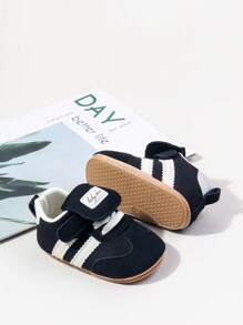 أحذية رياضية زرقاء داكنة جديدة من Yibubu، أحذية رياضية للأطفال الرضع من الجنسين، تصميم شريطي بسحاب وسوله مطاطية ناعمة مانعة للانزلاق، أحذية مسطحة للمواليد الجدد