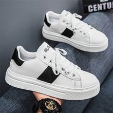 Men's Shoes 2025 New Simple Thick Sole Board Shoes Male Niche Sports Leisure Men's Small White Shoes