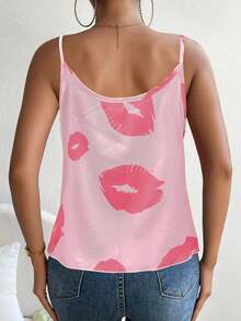 Top corto camiseta de satén elástica y sexy con estampado de labios