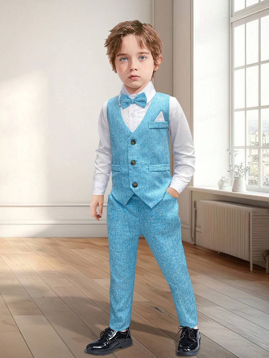 Bộ vest 4 món cho bé trai, kiểu dáng ôm sát, trang phục lịch sự bao gồm áo sơ mi trắng, áo vest trơn, nơ bướm và quần tây, thích hợp cho mùa xuân/thu, phong cách quý ông, phù hợp cho trẻ em dự tiệc cưới, lễ hội và các dịp lễ khác.