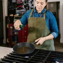 Cast Iron Skillet Set - 3 Pre-Seasoned Non-Stick Heavy Duty Durable Frying Pans - Black - View 4