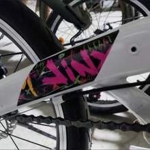 涂鸦风格胶带贴纸 4x50 厘米/1.57x19.69 英寸，适用于汽车、摩托车、自行车、电脑、平板电脑 - 防水、汽车贴纸、车身贴纸，DIY 爱好者和自行车爱好者的完美选择。 - 彩色 - 查看 3