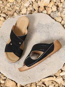 2025 Summer New Platform Thick Bottom Women Sandals, Fashion Versatile Casual Women Shoes, Wedge Slip-On Sandals, Black Color, Vacation & Outdoor Beach Sandals, Ladies Footwear