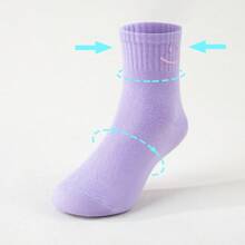 5 Pairs Cartoon Animal Dopamine Socks For Kids, Dinosaur Pattern Sports Socks, Giraffe Expression Pattern Girls Breathable Sweat-Absorbing Socks, Colorful Cartoon Sports Socks For Boys, Suitable For Home, Outdoor, School Wear In All Seasons