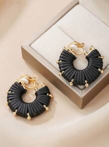 2 件手工包裹皮革 U 型条纹耳夹，复古优雅耳环，适合无耳洞的女士