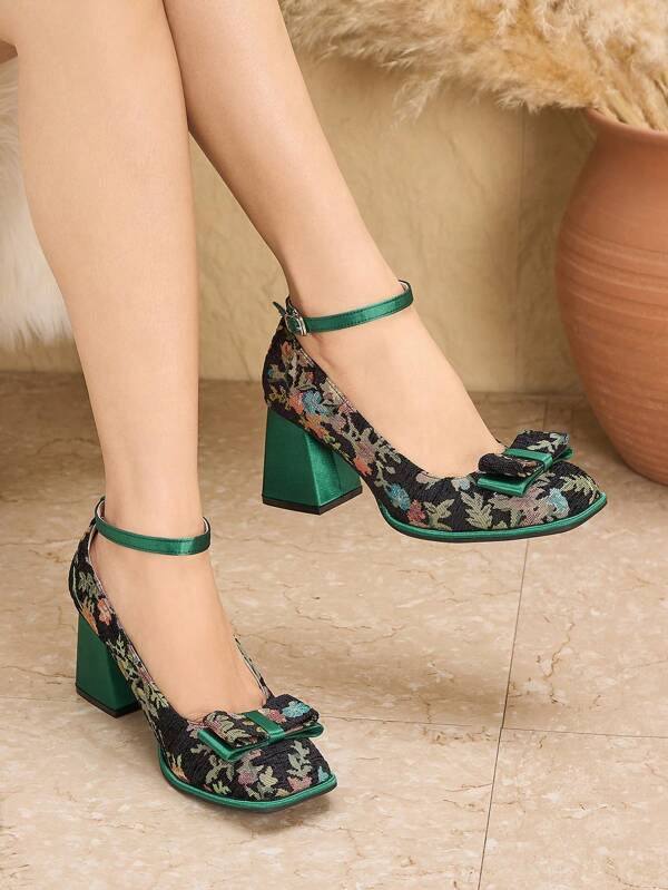 Décolleté con platform stile Mary Jane, nuovo stile donna, eleganti scarpe con cinturino ricamato in stile cinese, fiocco, e tacco alto