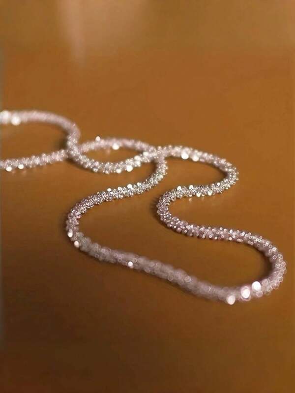 Unisex Minimalist Chain Necklace With A Glistening, Non - Smooth Finish: Ideal For Casual Outings, Parties & Daily Wear - A Stylish And Eye - Catching Accessory