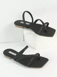 planare Women's Summer Black Strappy Flat Sandals, Square Open Flip Flops, Slip On Toe Slides Sandals With Crisscross Band, Comfortable Beach Shoes Thongs Slippers