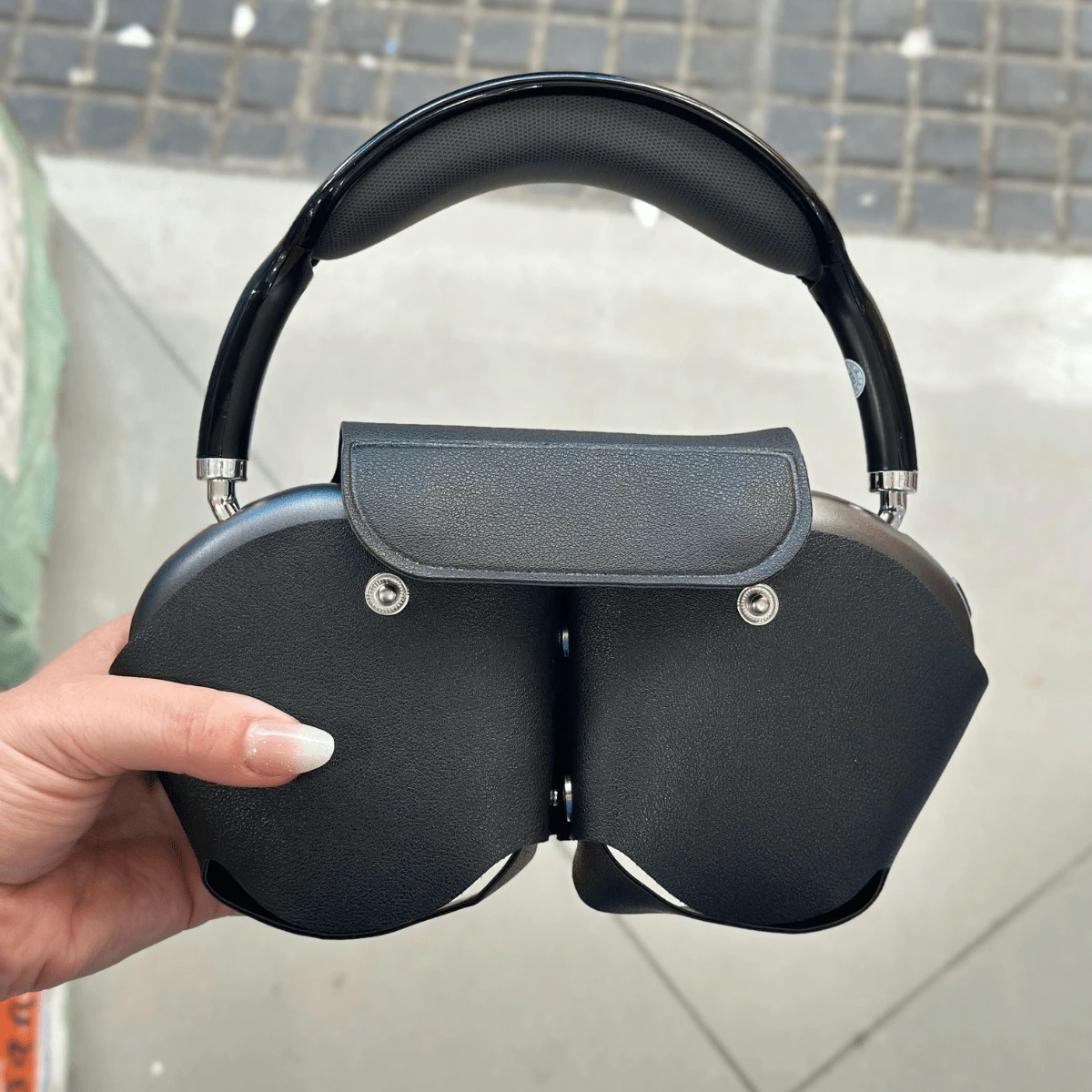 Premium Bluetooth Headphones – Immersive Sound, Comfort And Advanced Technology - Black - View 1