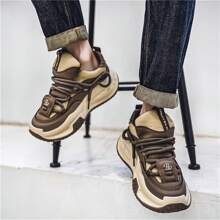 2025 Nuove sneaker con suola spessa e platform rialzato per uomo, scarpe sportive da esterno, moda casual antiscivolo durevoli con lacci, comode e leggere, versatili