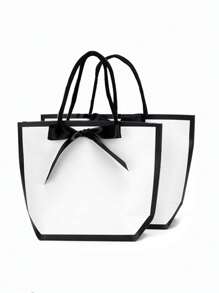 10 pièces/5 pièces/1 pièce Sacs fourre-tout cadeaux avec décoration de nœud noir et blanc simple. Grands sacs de transport en papier blanc. Sacs de shopping de couleur unie. Fournitures pour petites entreprises. Fête des pères, Fête des mères, rentrée scolaire, mariage d'été, anniversaire. Sacs cadeaux de qualité supérieure. Les meilleurs et les moins chers. Faveurs de mariage. Les meilleurs sacs cadeaux pour la famille et les amis