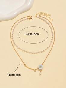2pcs/Set Summer Delicate Daisy Pendant Necklace White Faux Pearl Choker Chain Necklace Set For Women, Suitable For Daily Wear And Beach Holiday