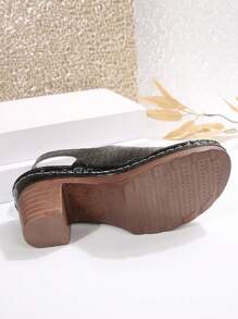 女士厚底凉鞋，露趾纯色高跟鞋，防滑厚底一脚蹬鞋，配有弹性踝带