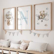 3 szt./zestaw spersonalizowany niebieski niedźwiedź imię imię dzieci płótno plakat sztuka ścienna, niestandardowy plakat z imieniem do wystroju domu, kreskówkowy niebieski niedźwiedź imię prezenty wydruki na płótnie do salonu sypialnia kuchnia pokój dziecięcy pokój chłopców wystrój domu, prezent i dekoracja, bezramowy prezent urodziny ukończenie szkoły, wielofunkcyjny, szybkoschnący, wodoodporny, przeciwpleśniowy, wielokrotnego użytku, ozdobny, słodki, stylowy, wykwintny, uroczy, schludny, wysokiej jakości, nowoczesny, niestandardowy, spersonalizowany, niepowtarzalny, idealne prezenty dla niego, idealne prezenty dla niej, kuchnia, jadalnia, łazienka, salon, sypialnia, szkoła, biuro, herbaciarnia, dom, ogród - Zobacz 6