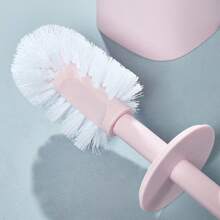 1 pieza Cepillo de inodoro de plástico con soporte, con protección contra salpicaduras y bloqueador de olores, cepillo de limpieza de alta calidad con un nuevo diseño de cerdas de nailon semicirculares para una limpieza completa, cepillo de inodoro de mango largo con base, accesorio de baño y herramienta de limpieza adecuada para el baño y el inodoro, decoración de otoño