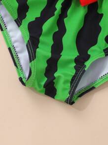 Conjunto de tankini y shorts para niña con estampado de sandía, volantes y lazo decorativo, ideal para el verano