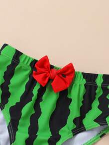 Conjunto de tankini y shorts para niña con estampado de sandía, volantes y lazo decorativo, ideal para el verano
