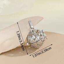 1个时尚镂空心形花朵造型3D吊坠，DIY项链/手链，可打开香薰精油扩散器配件