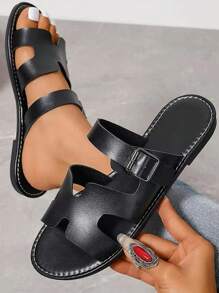 女士时尚黑色平底凉鞋，带可调节松紧带 - 休闲露趾夏季鞋，仿皮鞋面和橡胶鞋底，适合户外穿着，舒适的沙滩拖鞋，适合正式和休闲场合